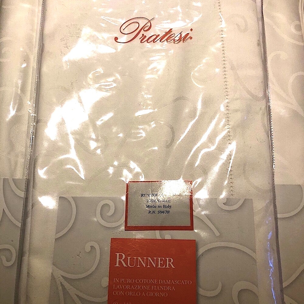 Pratesi table runner 100% Egyptian cotton sateen